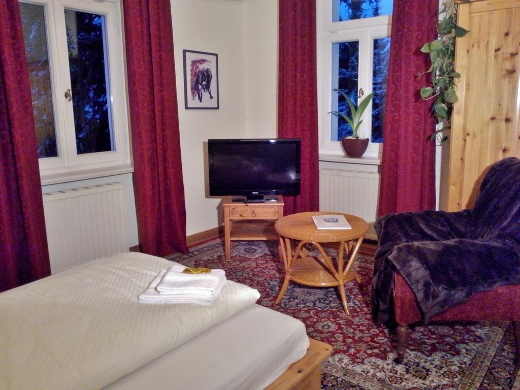 Pension&Gästehaus Villa Kühn Zeitz Zimmer foto